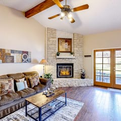 La Vie in Lago Vista