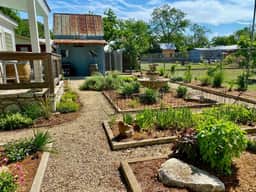 Sunny Charming Retreat: Wine Greenhouse - Image 2