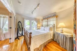 Cosmos Cottage - Image 2