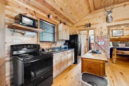 River's SkyView Lodge - Image 3