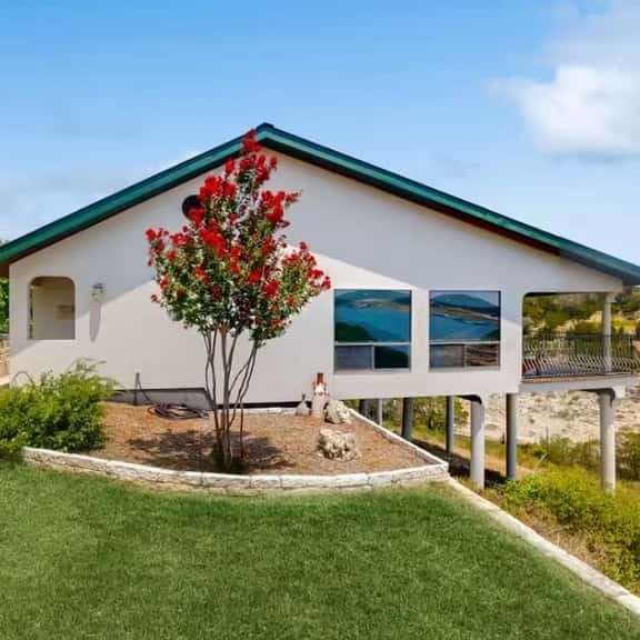Chardonnay Haus - Image 1