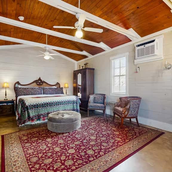Travis Street - Travis Cottage - Image 1