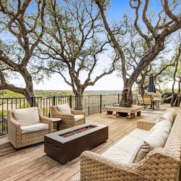 Cliff side Oasis - Image 1