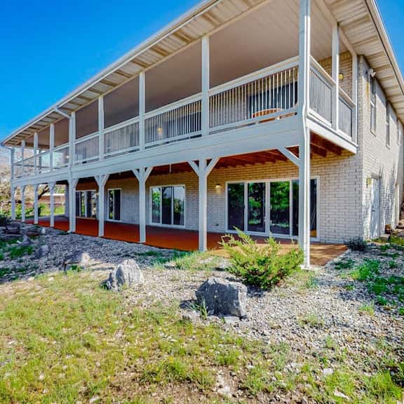 Hilltop Holiday - Image 1