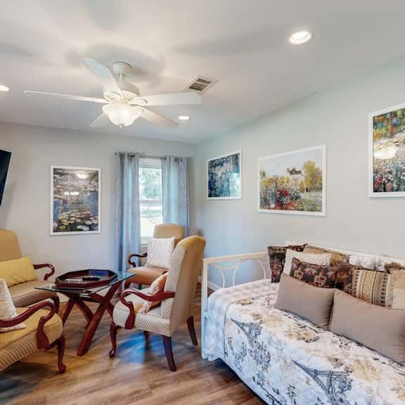 Belaire Bungalow - Image 1