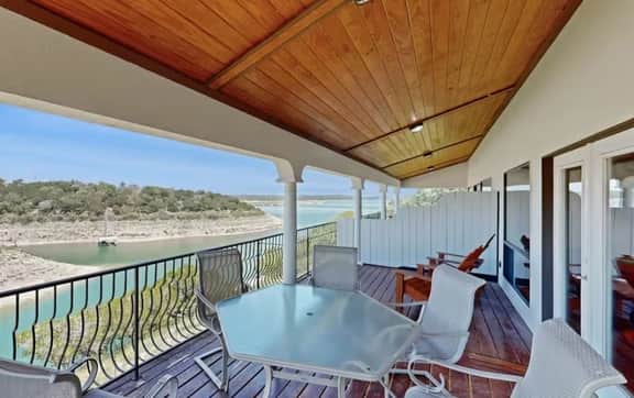 Chardonnay Haus - Image 2