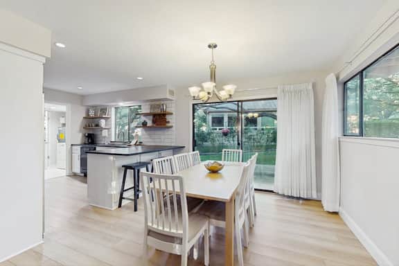 Horseshoe Bay Getaway - Image 2
