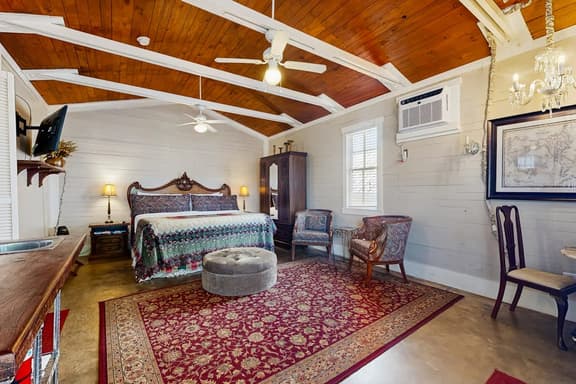 Travis Street - Travis Cottage - Image 1