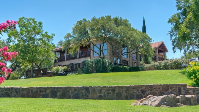 Buchanan Dam Vacation Rentals